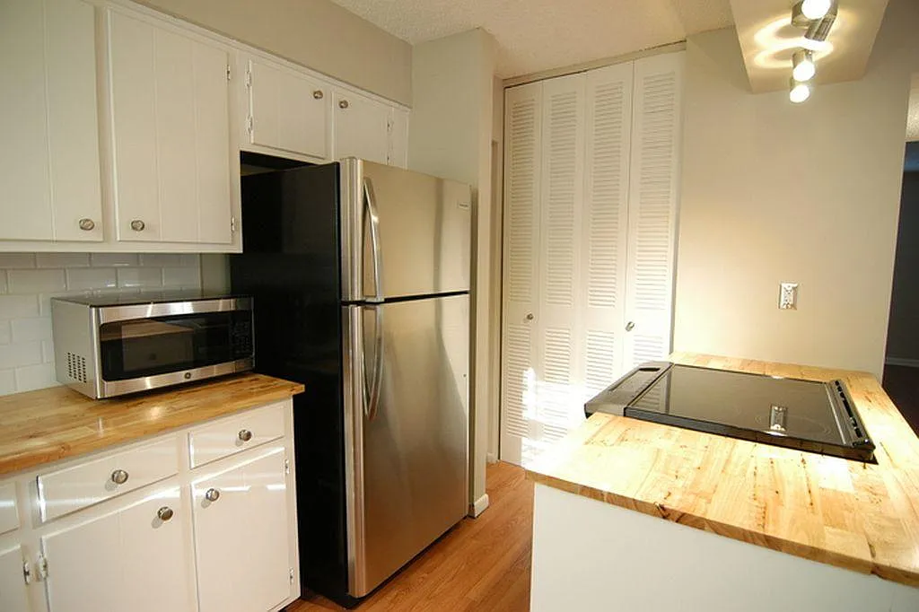 3 bed, 2.5 bath, 1480 sqft, $1,750 — Photo 2
