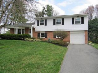 1949 Crooked Oak Dr, Lancaster, PA 17601