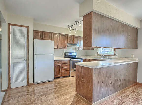 5th image of 2710 Summit Ct