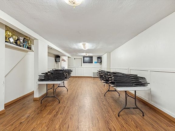 4th image of 562 W 171st St