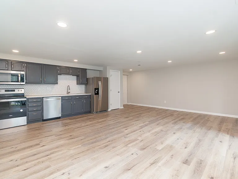 1645 Arlyn Cir #G — Photo 5