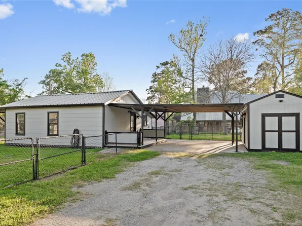 231 Javelina Trl, Hankamer, TX 77560