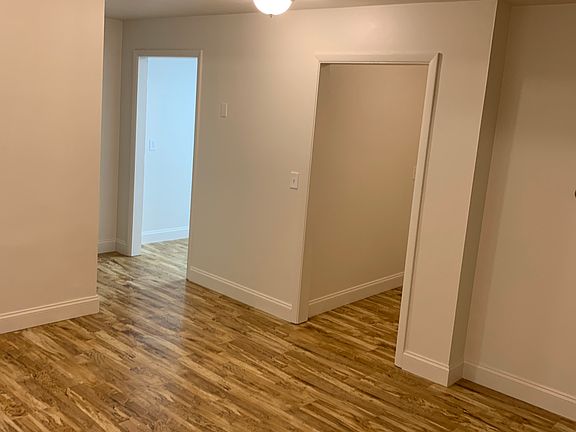 3rd image of 113 S Main St #B