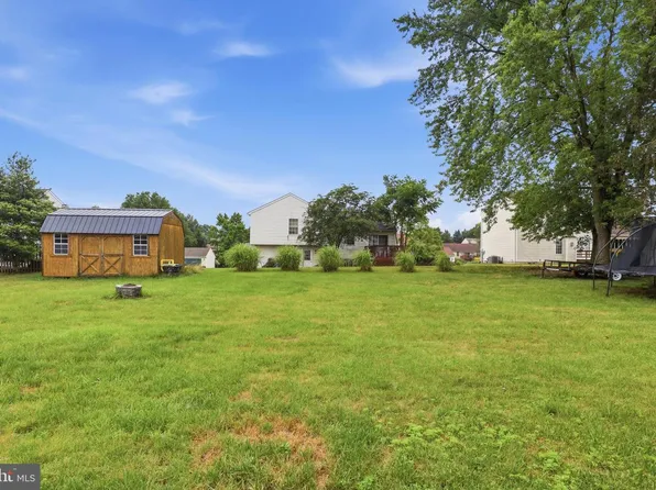 2708 Sunset Ln, York, PA 17408