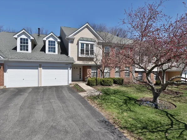 814 Butternut Ln APT A, Mount Prospect, IL 60056