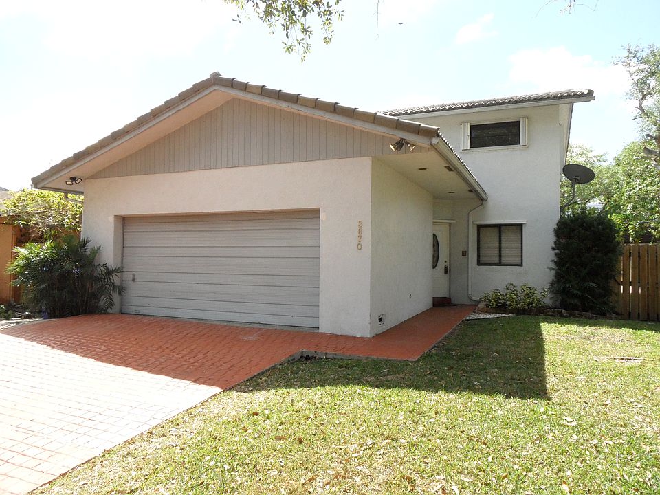 Welcome home to this 3/2.5 pool home!