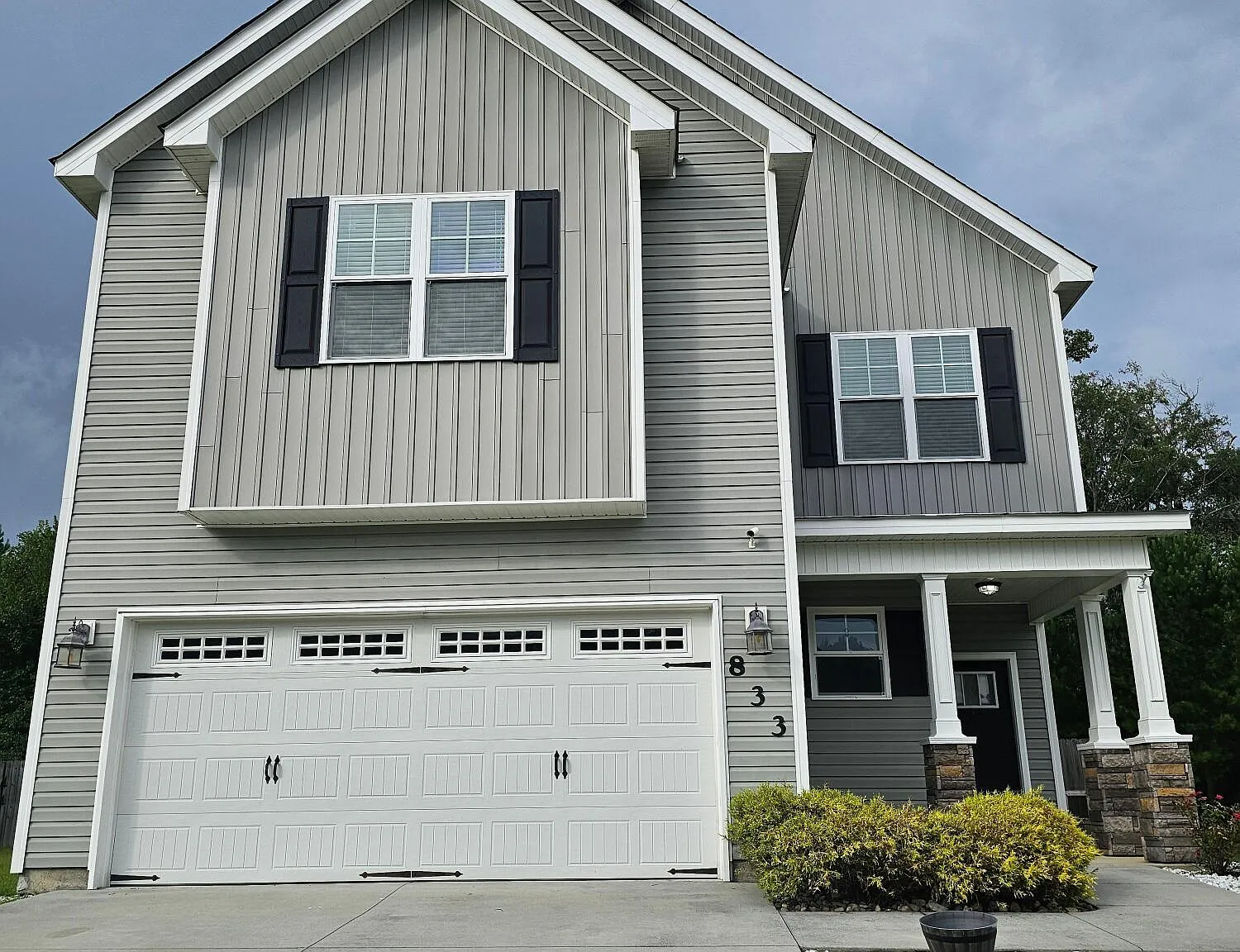 4 bed, 2.5 bath, $2,000 — Photo 1
