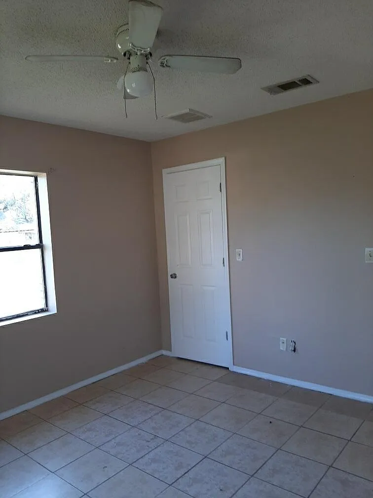 1001 N M St — Photo 3