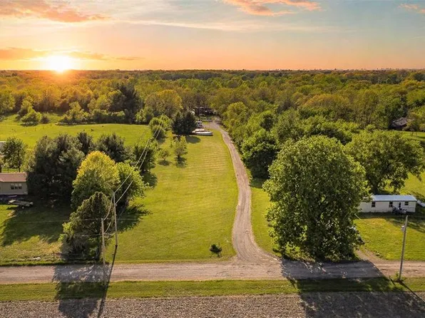 343 Prairie Ln, Alton, IL 62002