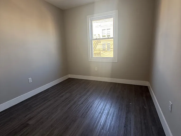 494 S 18th St #3F — Photo 4