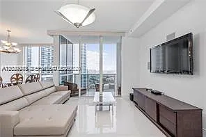 Trump Royale Condo — Photo 2
