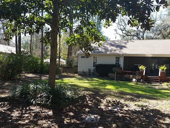 Awesome Back Yard with Screened Porch