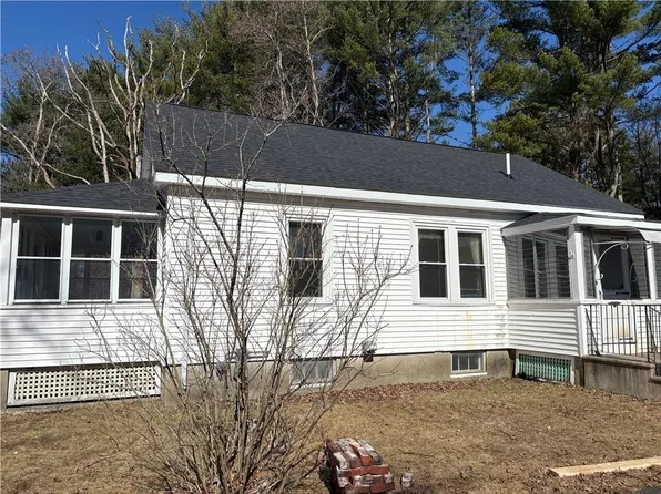 52 Carpenter St, Seekonk, MA 02771