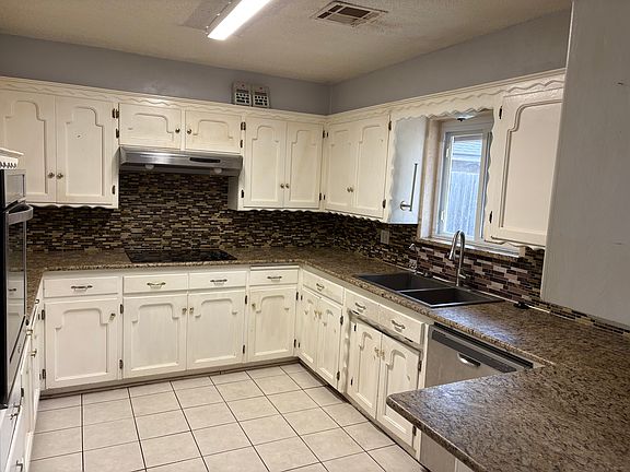 4th image of 4801 NW 74th St