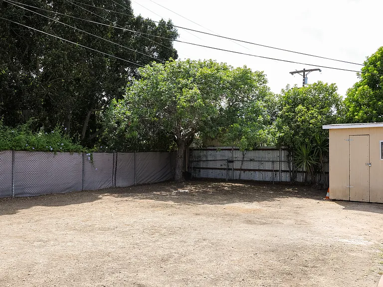 6551 Lemarand Ave — Photo 15