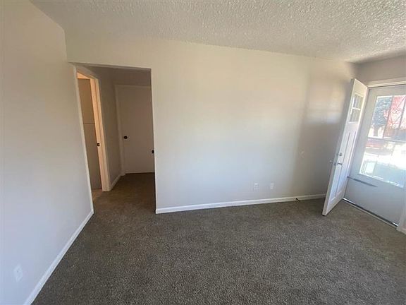 4th image of 2947 Glendale Dr Unit 1