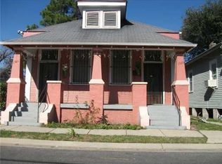 1701 Rousselin Dr, New Orleans, LA 70119