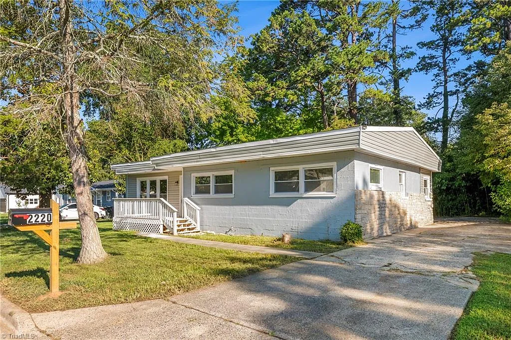 3 bed, 2.0 bath, $1,600 — Photo 2