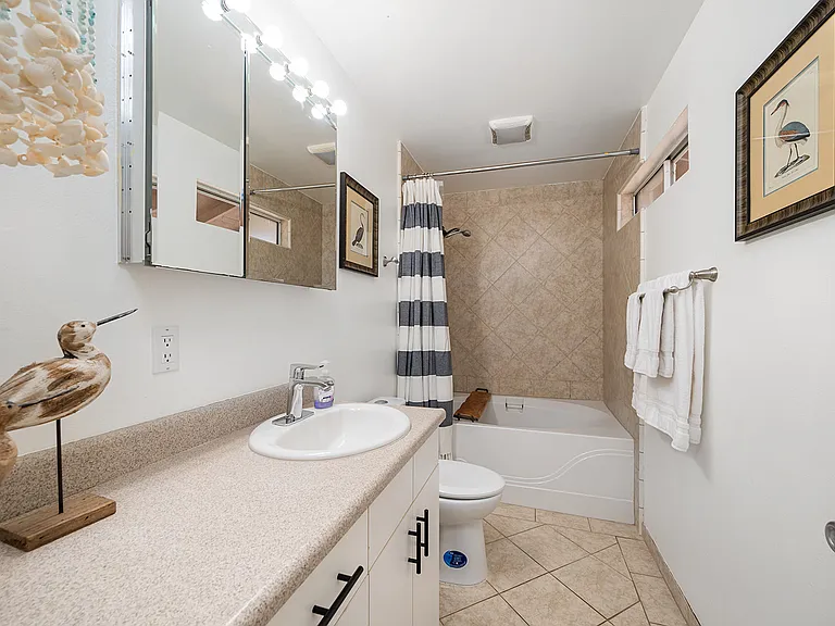 2040 Ferndale Rd — Photo 12