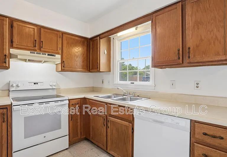 427 N Western Ave — Photo 9