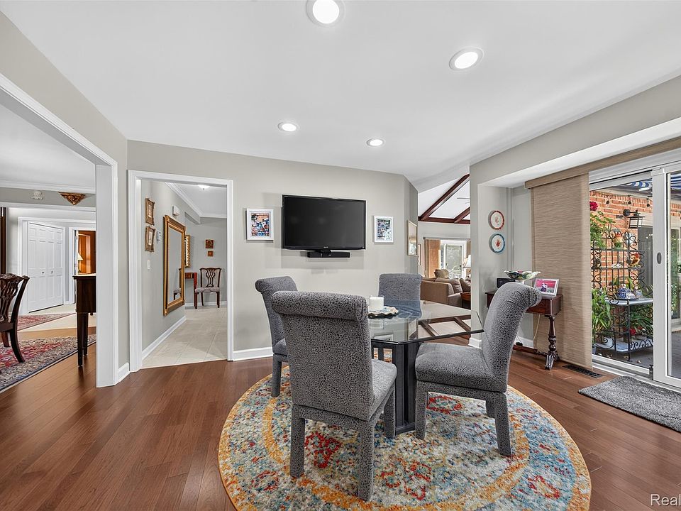 3705 Summit Ridge Dr, photo 22