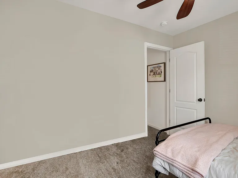 172 Laguna Way — Photo 8