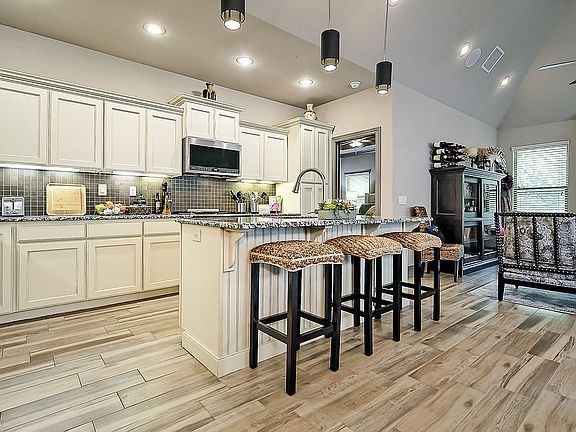4th image of 1910 Riverstone Rd