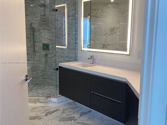 5th image of 851 NE 1st Ave #4606