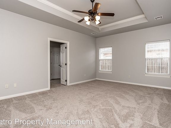 4th image of 2204 SW 19th St