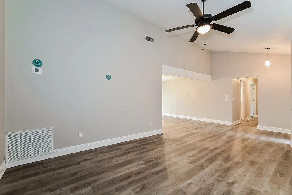 3 bed, 2.0 bath, 1344 sqft, $2,270 — Photo 4