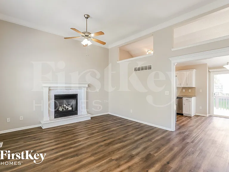 11623 N Windsor Ave — Photo 5