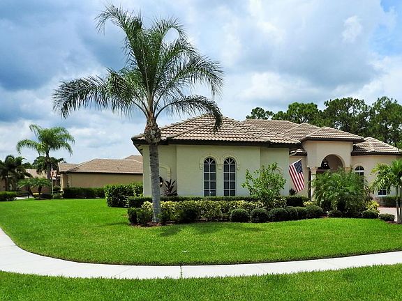 2nd image of 819 SW Grand Reserve Blvd