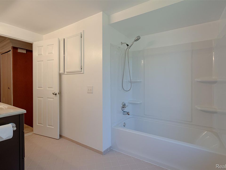 45429 Brunswick Dr, photo 30