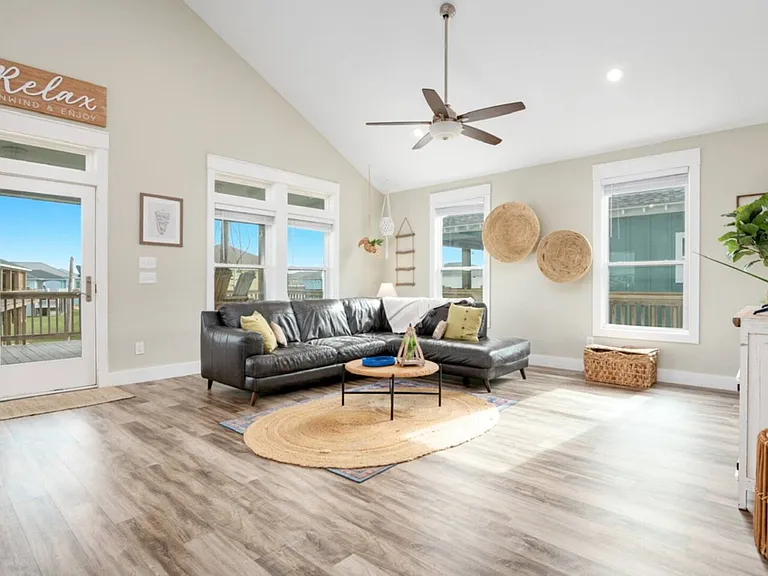 Gulf Shores Dr — Photo 3