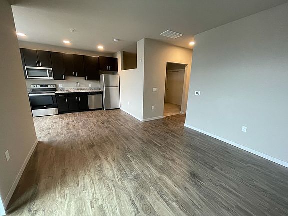 3rd image of 501 W Verona Ave #107