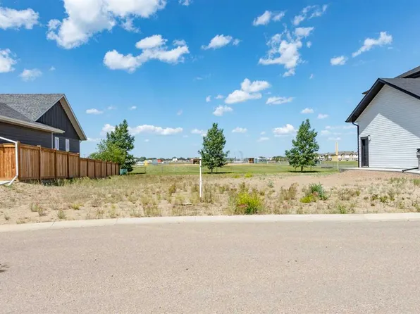 6926 Meadowview Dr, Stettler, AB T0C 2L1