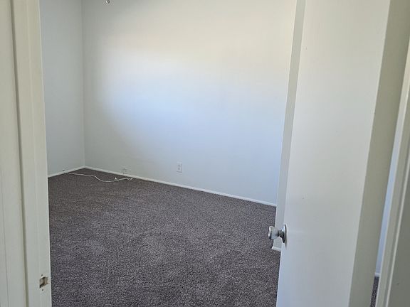 4th image of 266 S Oak St #266