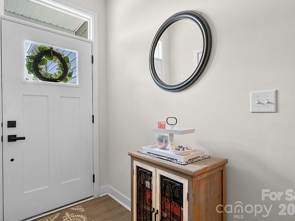 2nd image of 910 Prince Garrett Way