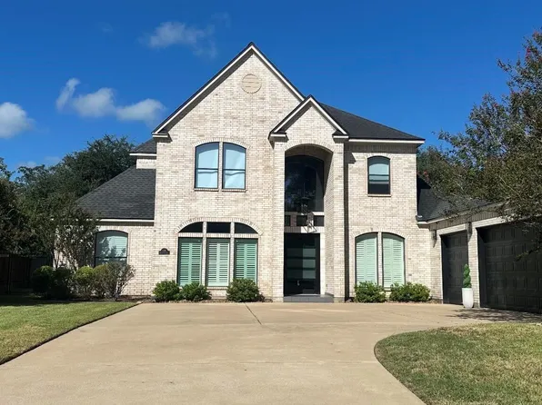 109 Northwood Dr, Lake Jackson, TX 77566