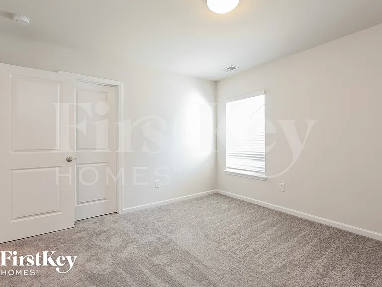 413 Stonefence Dr — Photo 11
