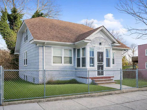 99 Stanley Avenue image 1 of 30