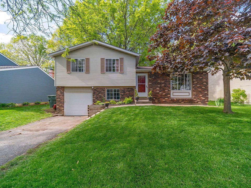 1st image of 3956 Daffodil Dr