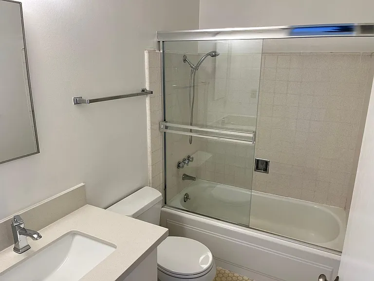 551 Ortega Ave #10 — Photo 7