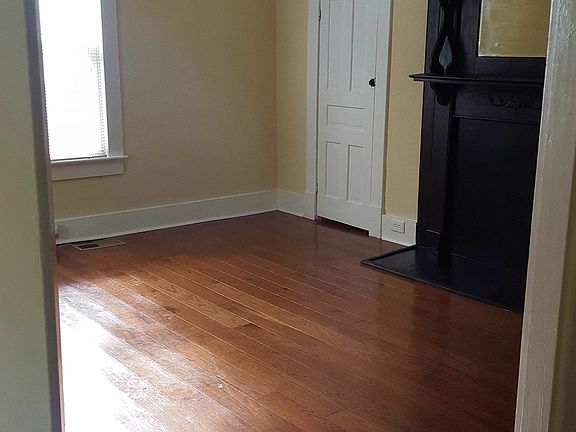 4th image of 323 Oglewood Ave