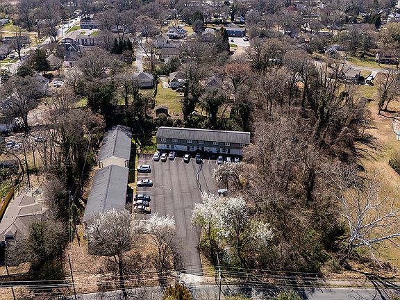 3rd image of 210 E Catawba Ave APT 1