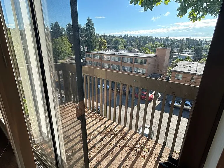 Hoven Apartments — Photo 2