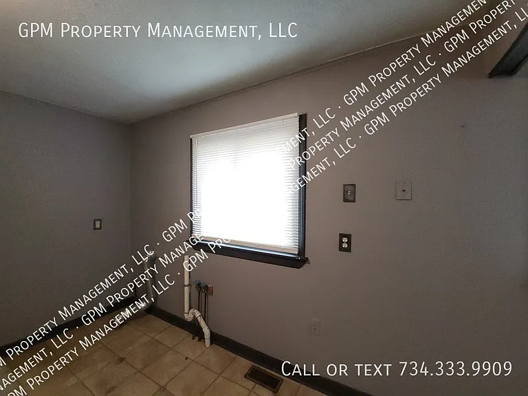 15129 McGuire St — Photo 7