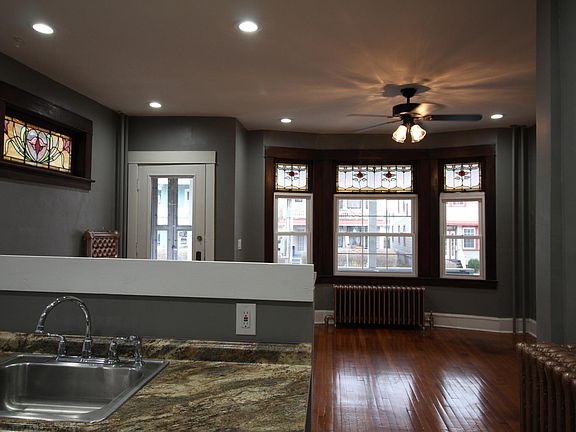 5th image of 711 Myrtle Ave #1