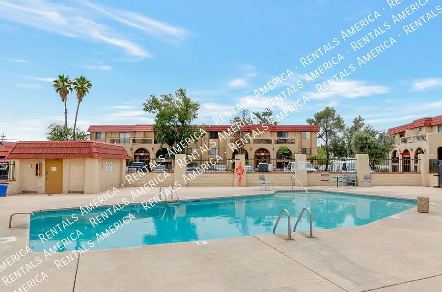 6351 N Barcelona Ct #817