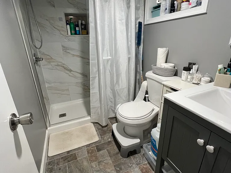 125 W 22nd St #1 — Photo 12